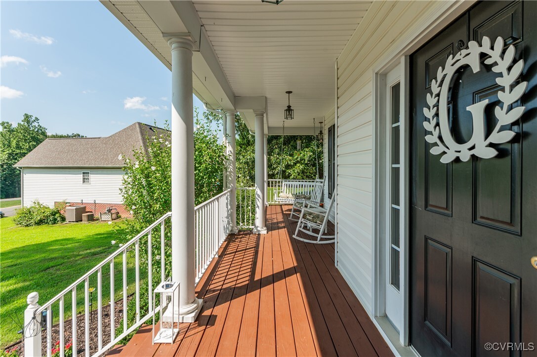 Property Photo: 1412 Westbury Knoll Lane VA 23114