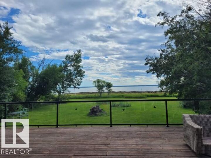 Property Photo: 55107 Rge Road 33 609 AB T0E 1V0