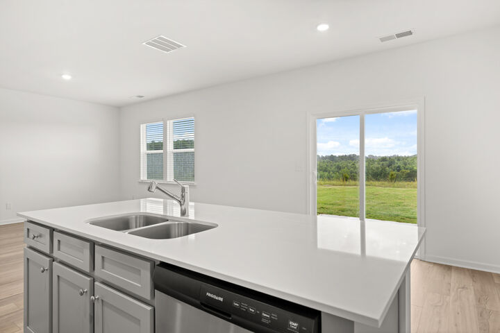 Property Photo:  5062 Skyline Way NE  TN 37312 