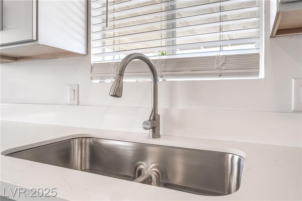 Property Photo: 600 Berry Circle NV 89107
