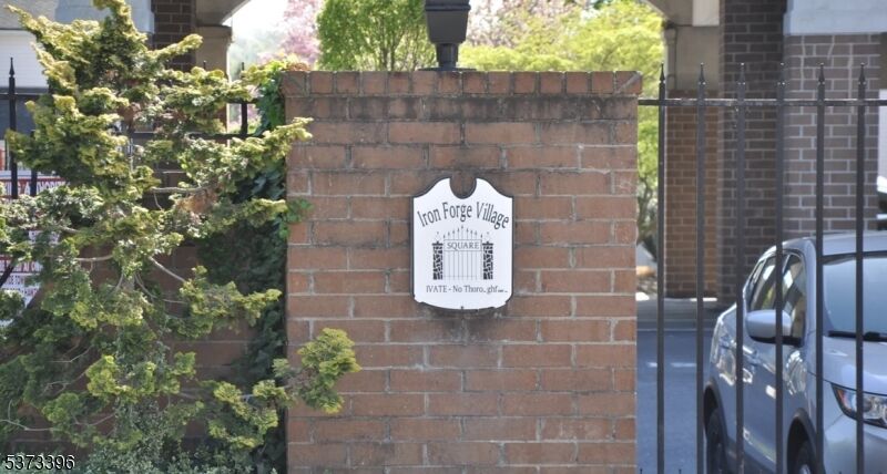Property Photo:  3 Iron Forge Sq 3  NJ 07442 