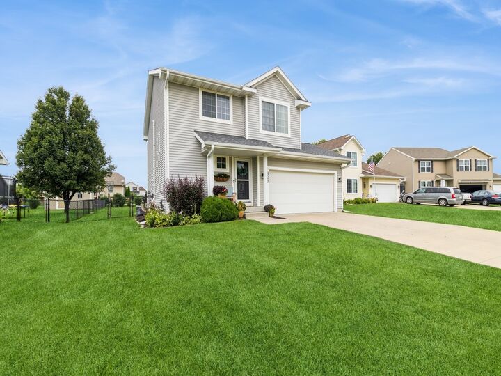 Property Photo:  828 SW 47th Circle  IA 50023 