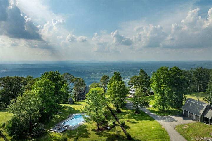 Property Photo:  401 Woodmont Road  NY 12533 