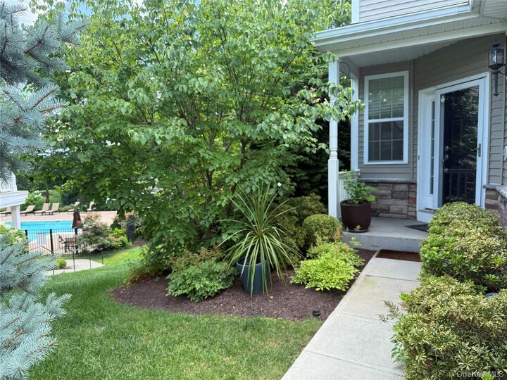 Property Photo:  18 Pritchard Court  NY 12524 