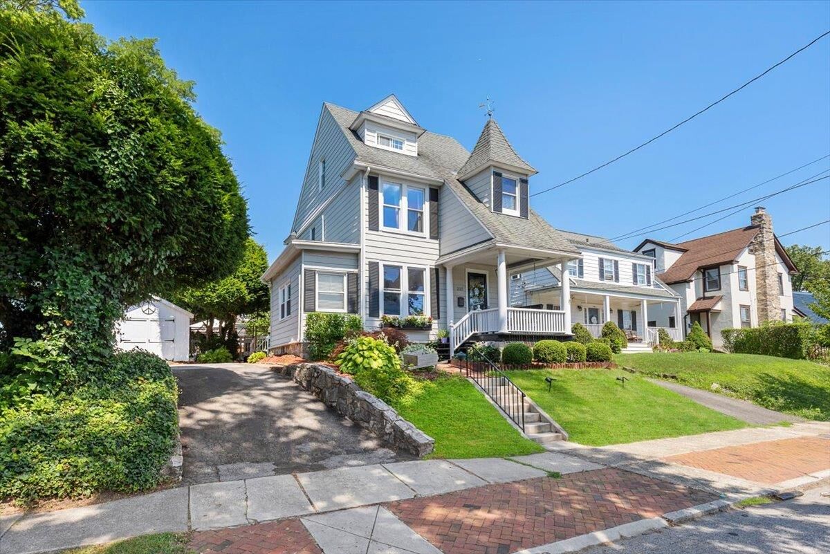 Property Photo: 227 Westchester Avenue NY 10707