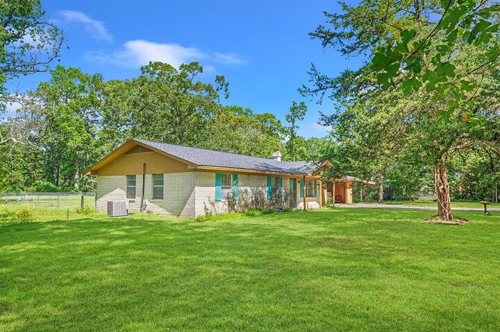 Property Photo:  131 Lancewood Circle  TX 75904 