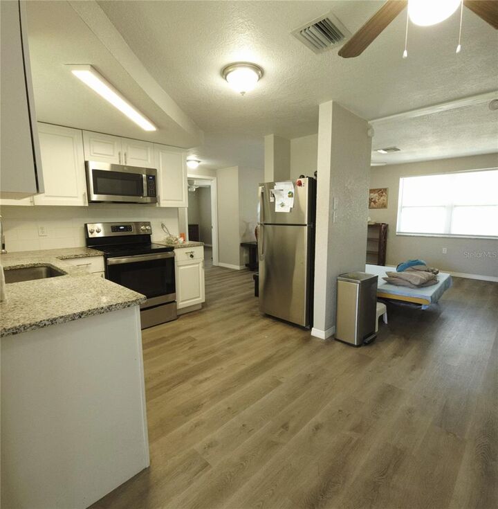 Property Photo: 1037 Chelsea Lane FL 34691