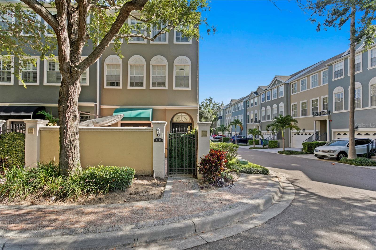Property Photo:  1441 Harbour Walk Road  FL 33602 