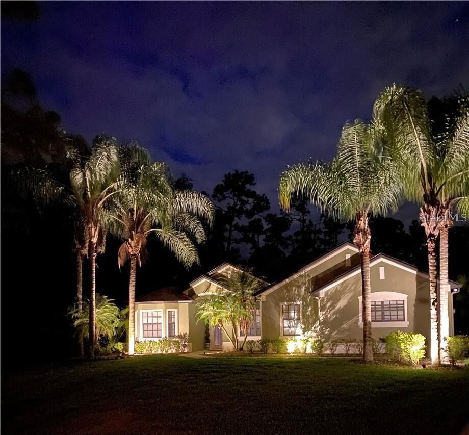 Property Photo: 13916 Bramble Bush Court FL 32832