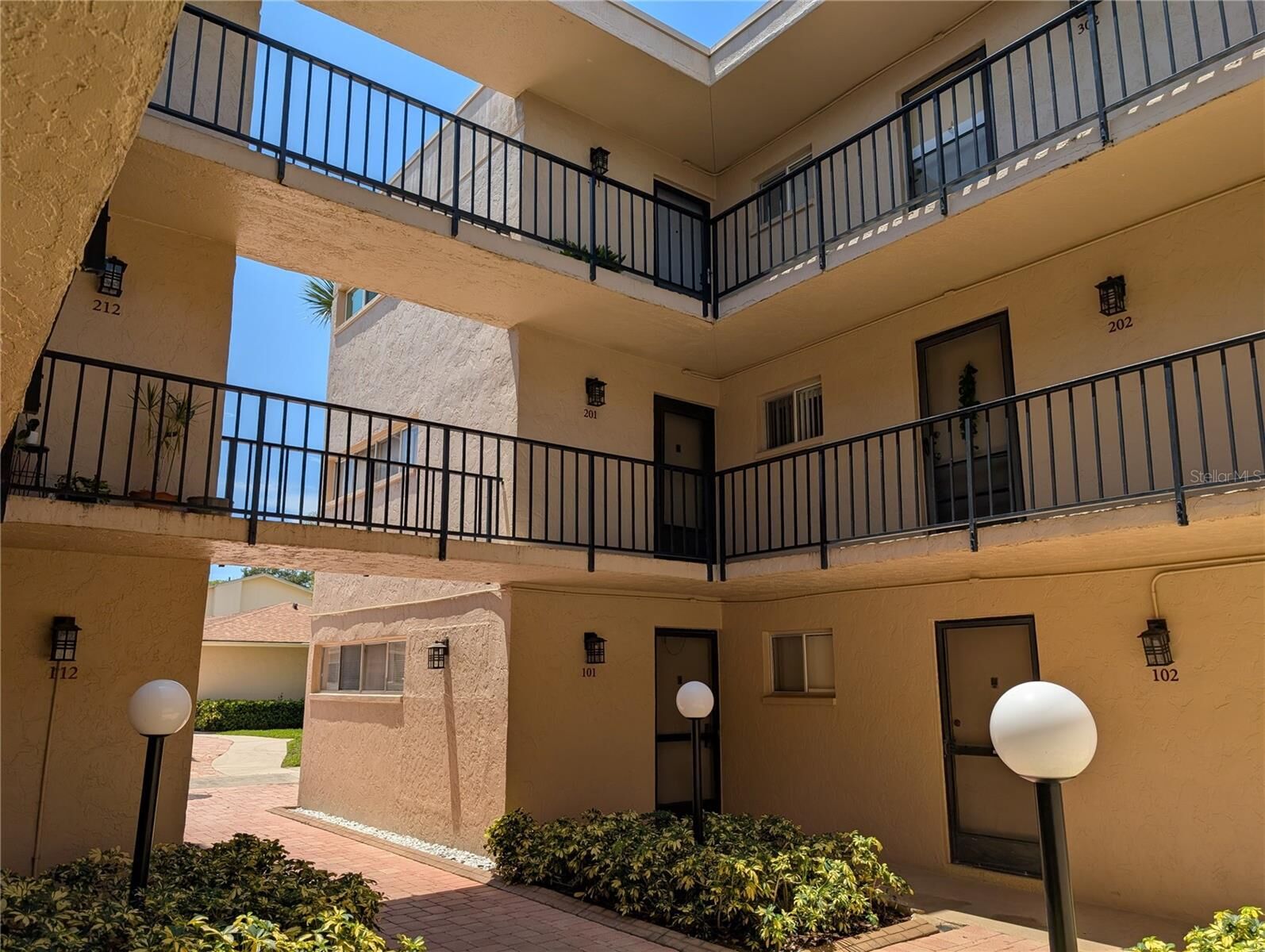 Property Photo: 2763 Woodgate Lane 201 FL 34231
