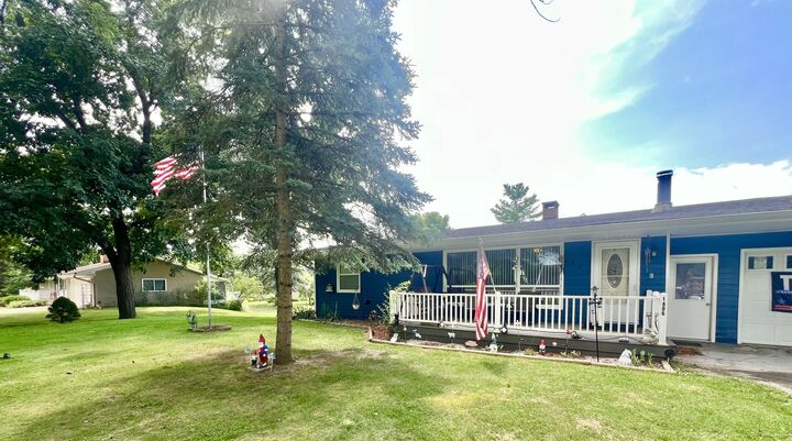 Property Photo: 1806 Barr Street MI 49242