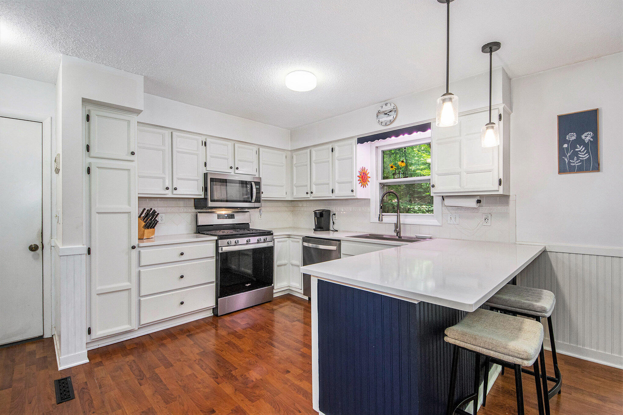 Property Photo:  1637 Laraway Lake Drive SE  MI 49546 