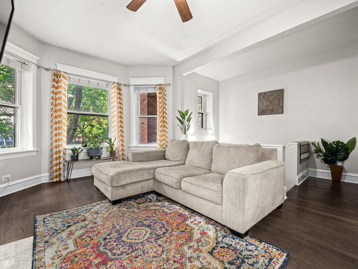 Property Photo:  4618 N Racine Avenue 1F  IL 60640 