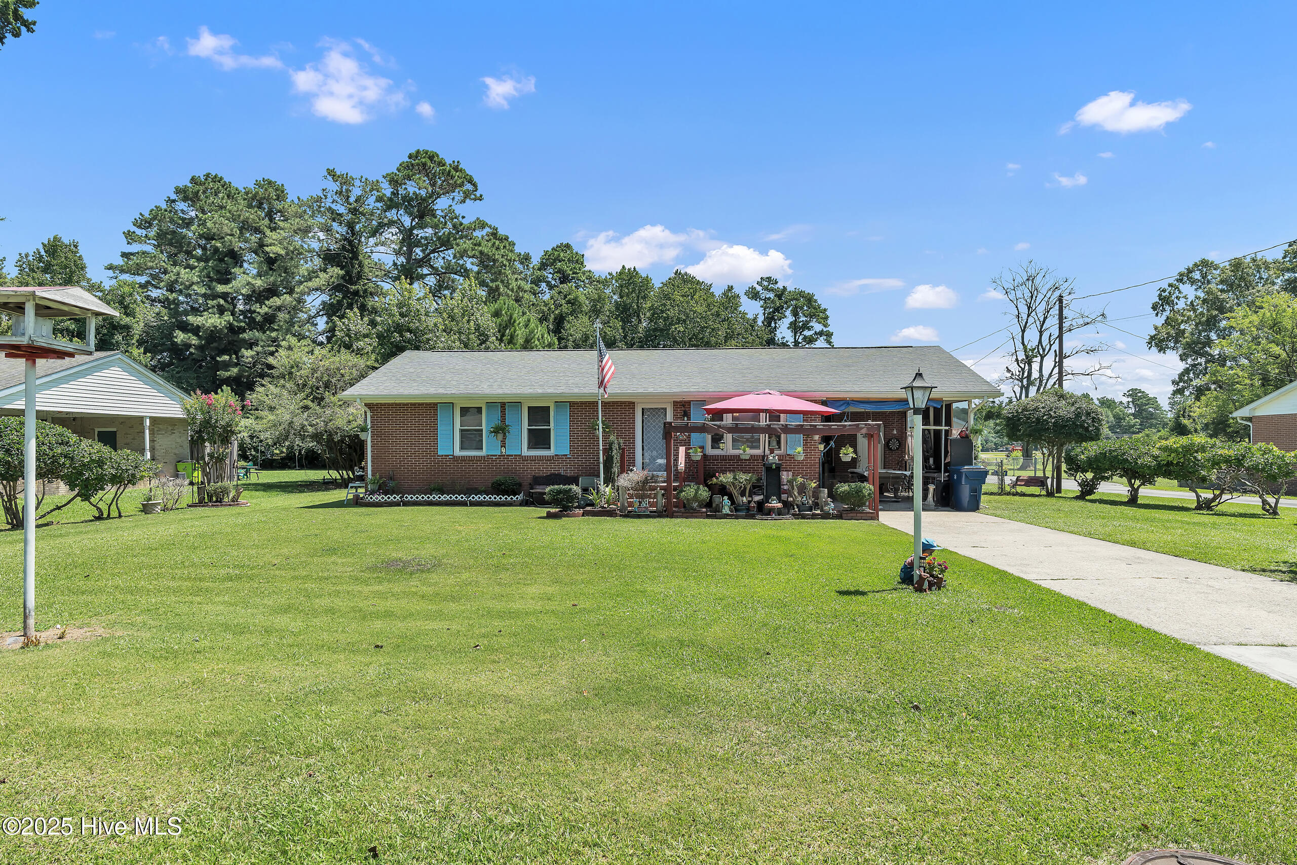 Property Photo: 618 Lee Drive NC 28532