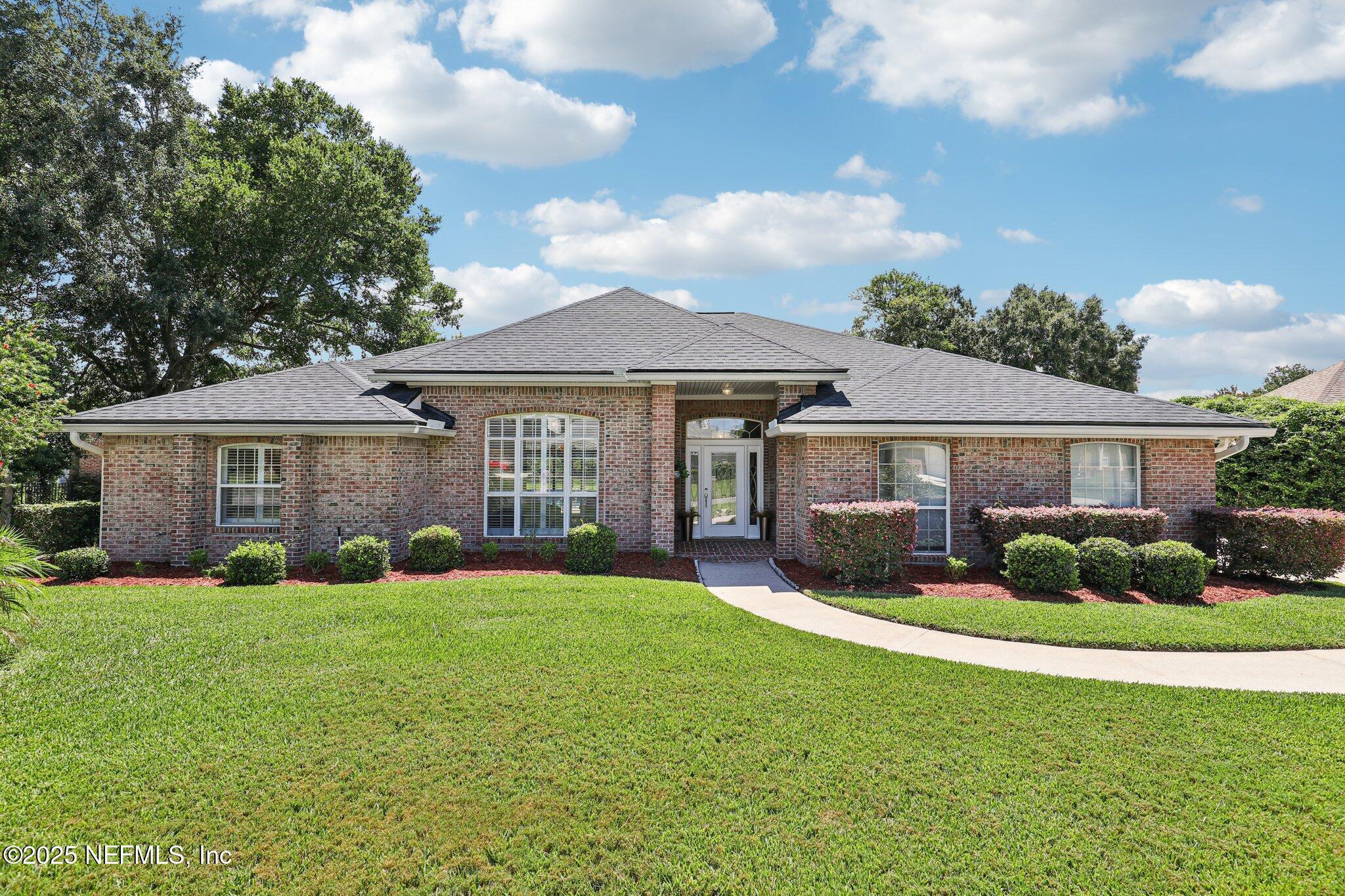 Property Photo:  1411 Dahoon Way  FL 32003 