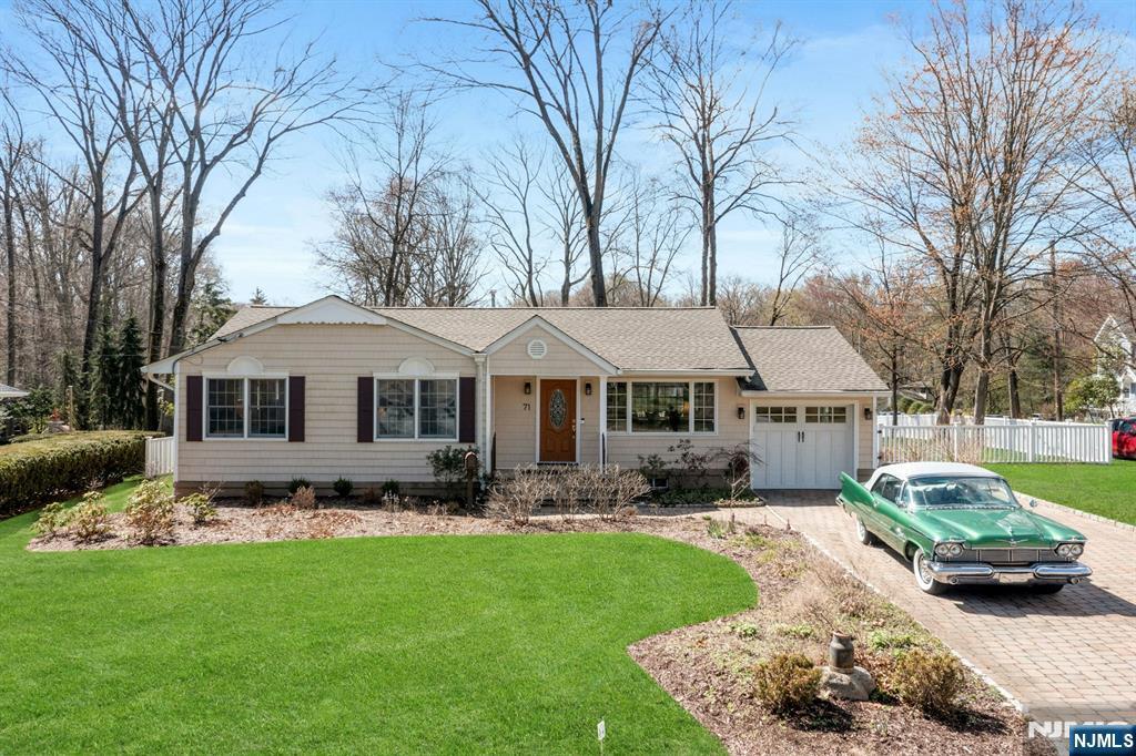 Property Photo:  71 New Street  NJ 07401 