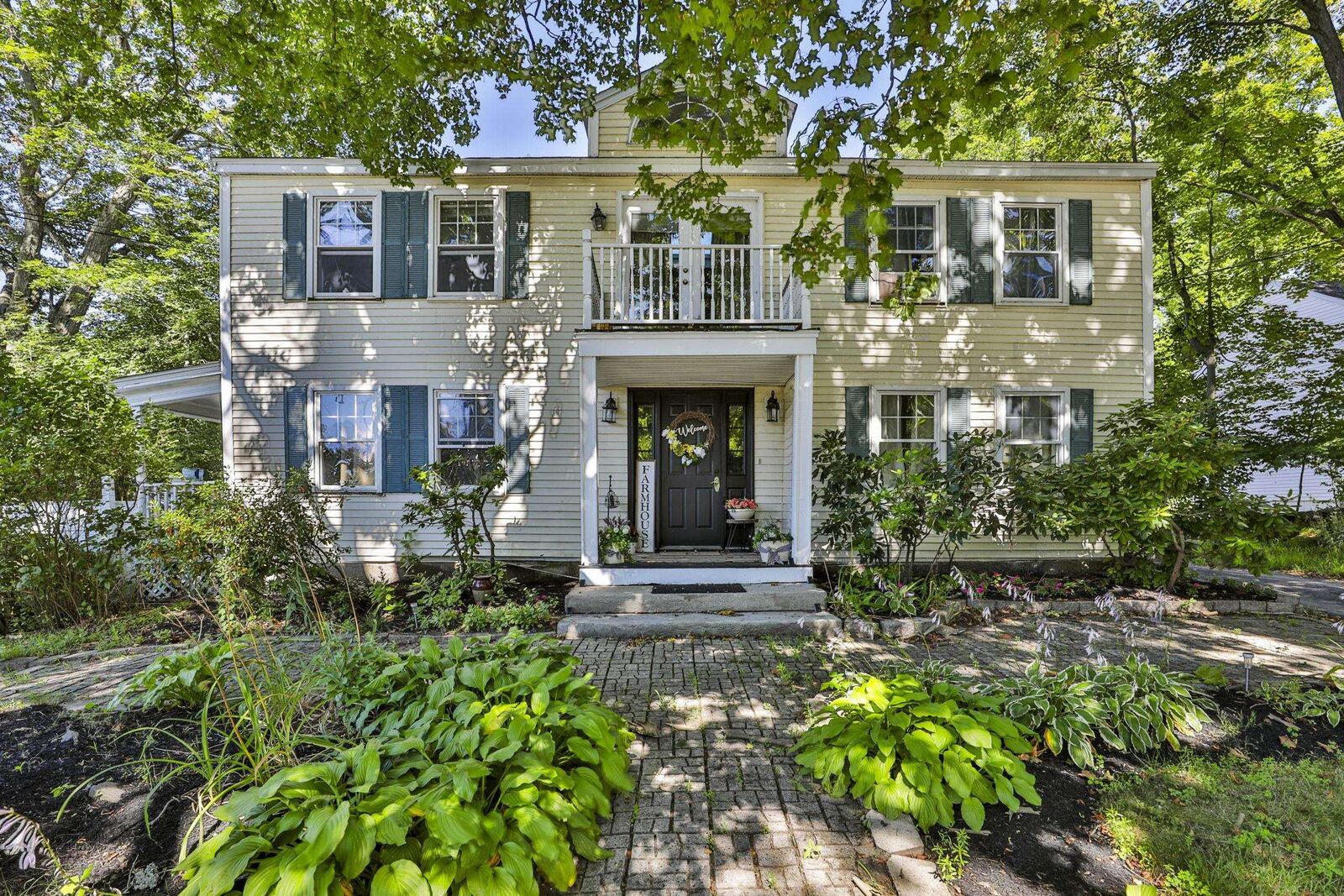 Property Photo:  14 Chester Road  NH 03038 