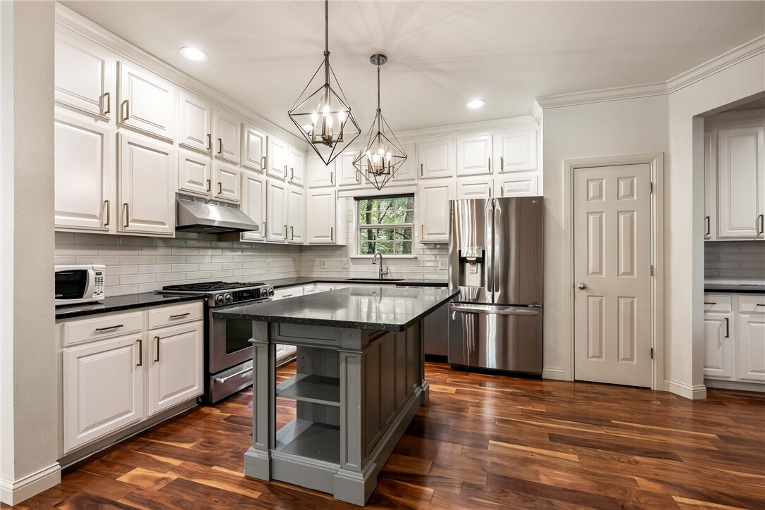 Property Photo: 3121 Tartan Way AR 72703