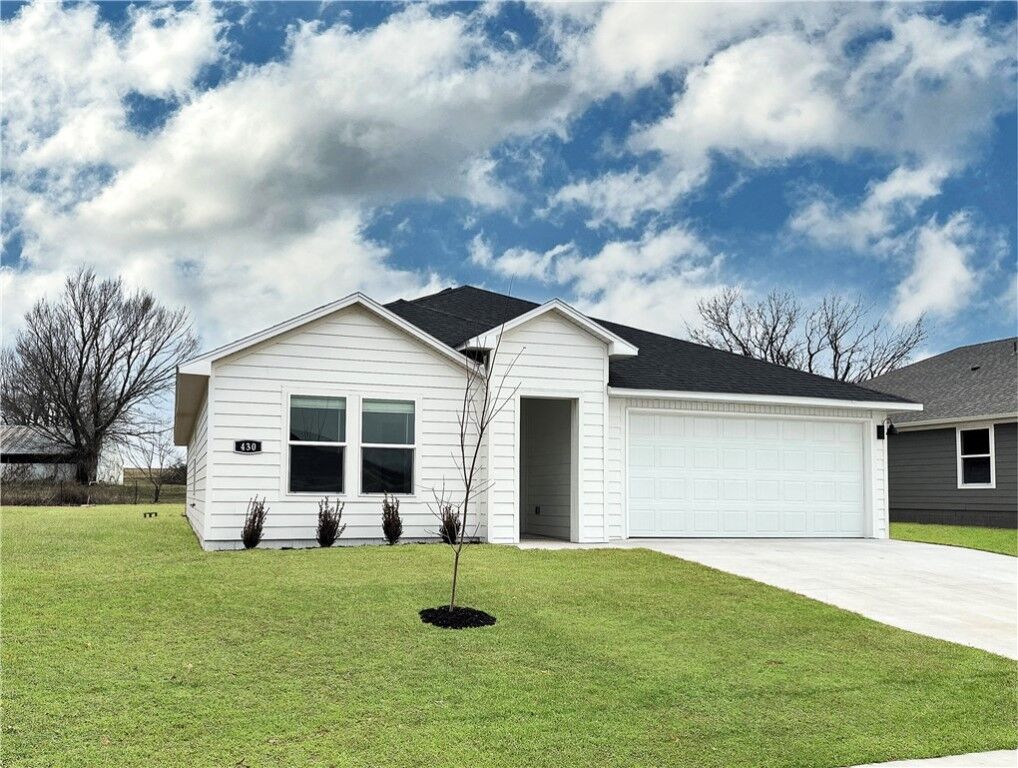 Property Photo: 520 Shepherd Street AR 72753