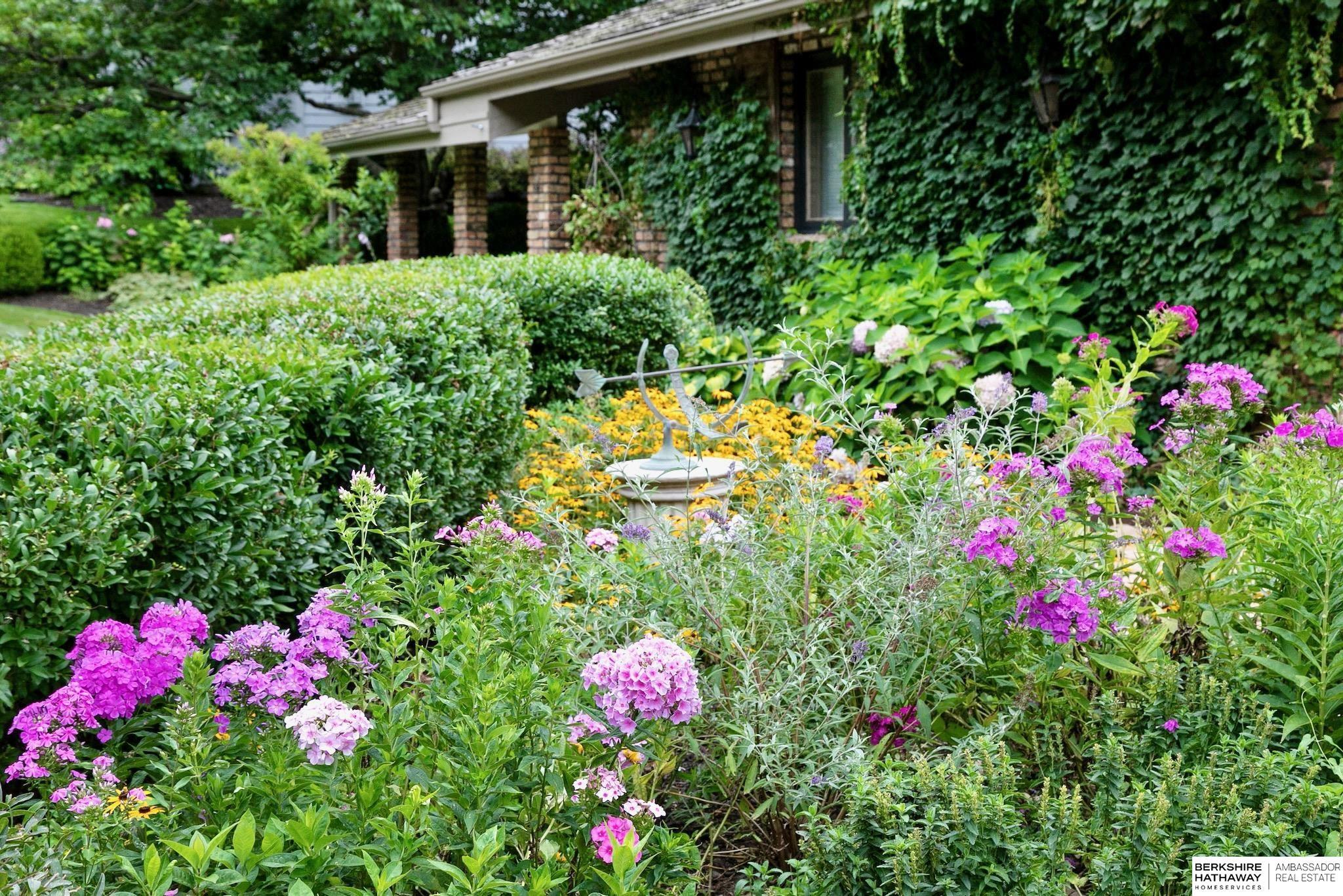 Property Photo: 9945 Harney Parkway NE 68114