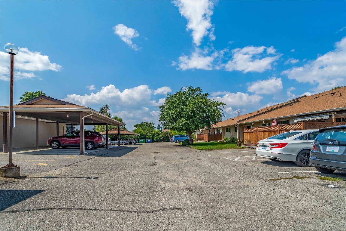 Property Photo: 200 Gerstmar Road 10 BC V1X 4A7