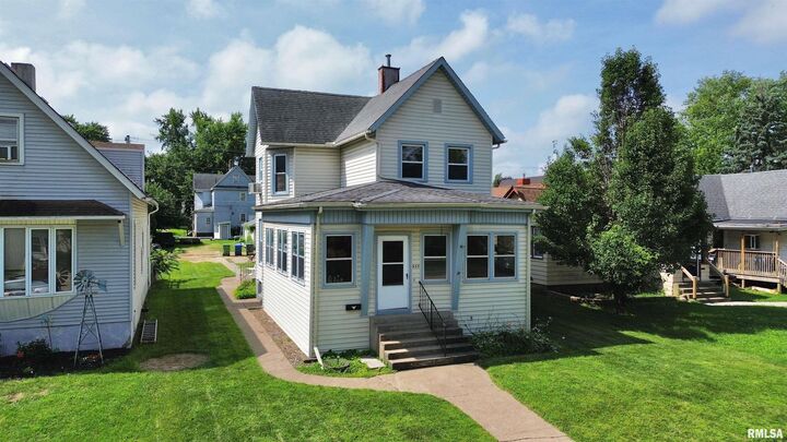 633 4th Avenue South  Clinton IA 52732 photo