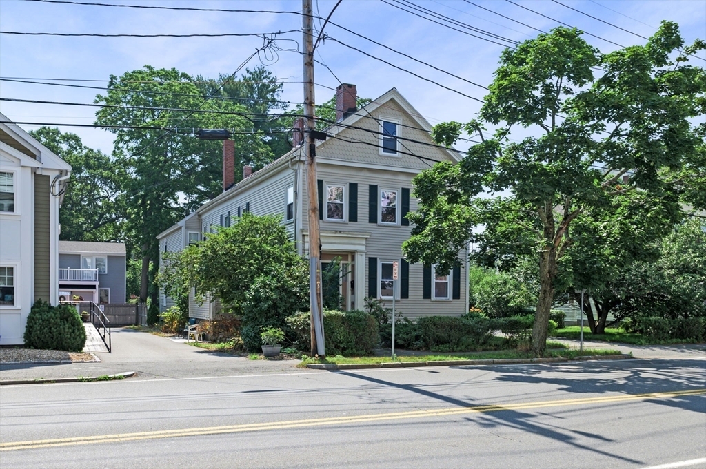 Property Photo:  21 Locust St  MA 01923 
