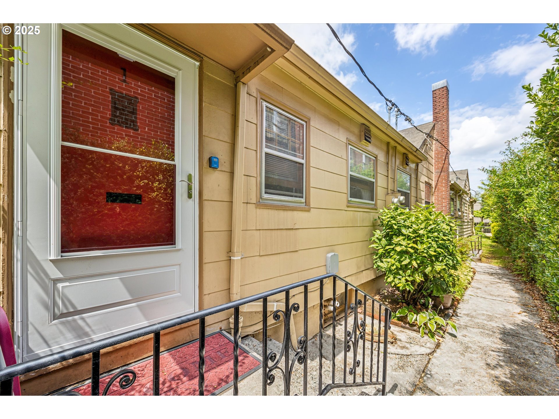 Property Photo: 2475 NW Raleigh St OR 97210