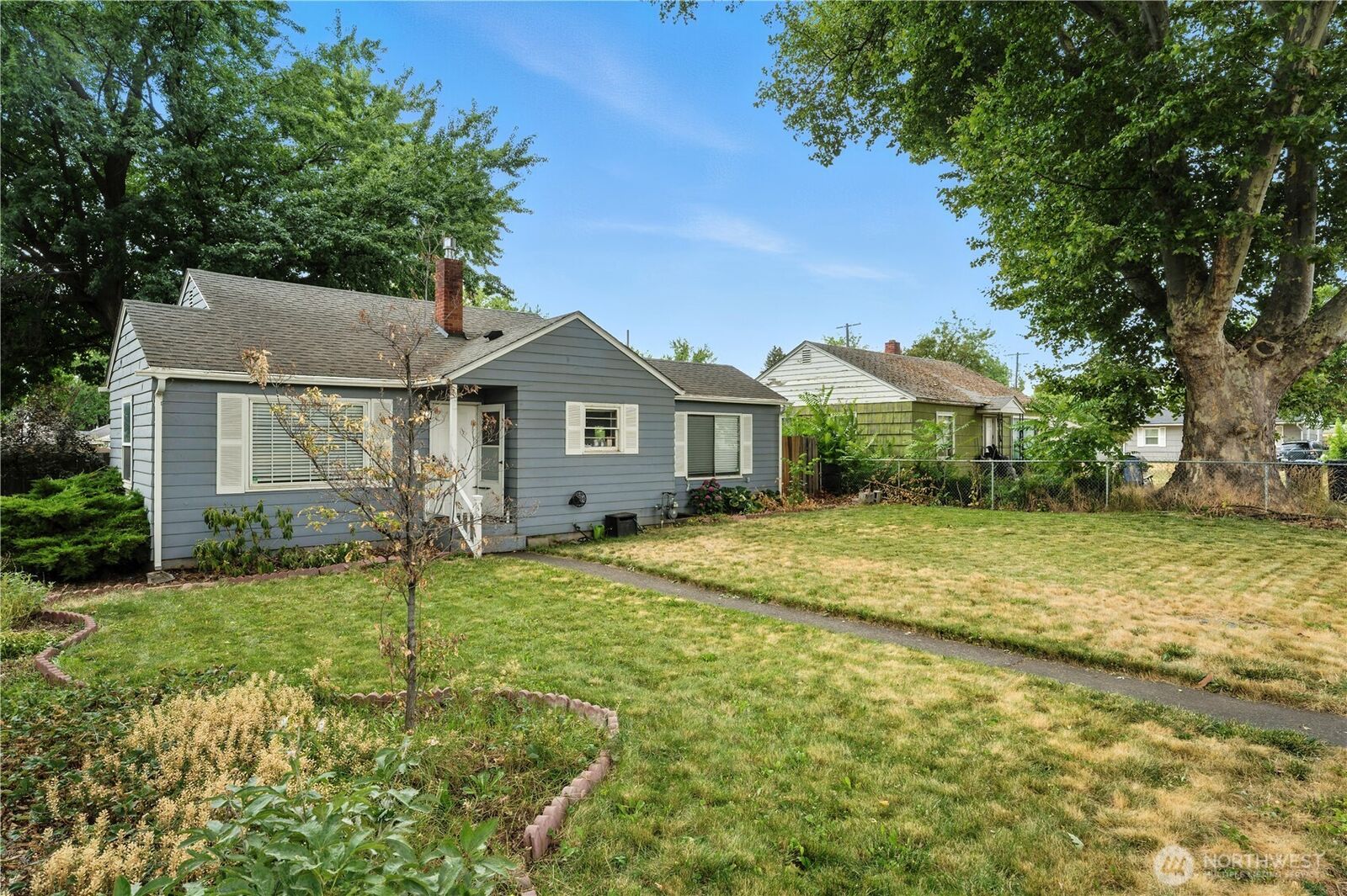 Property Photo:  1210  Tillamook Street  WA 99362 
