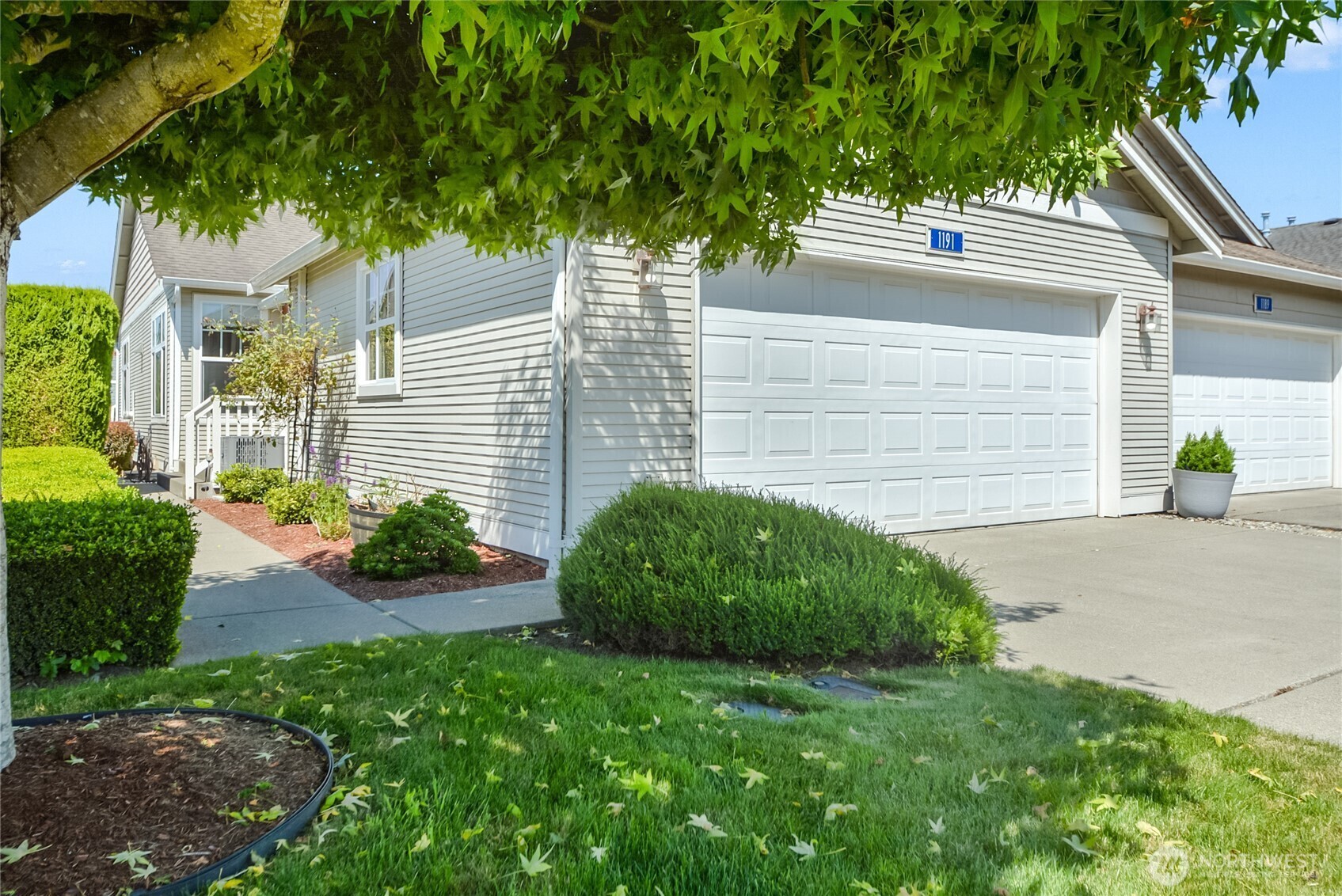 Property Photo: 1191 Decatur Circle 17B WA 98233