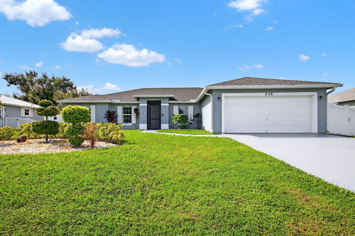 Property Photo: 226 SW Starfish Avenue FL 34984