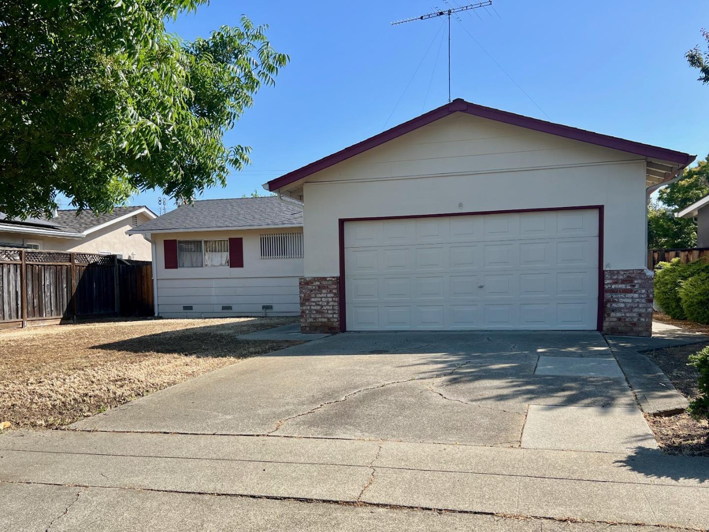 Property Photo: 6392 Farm Hill Way CA 95120