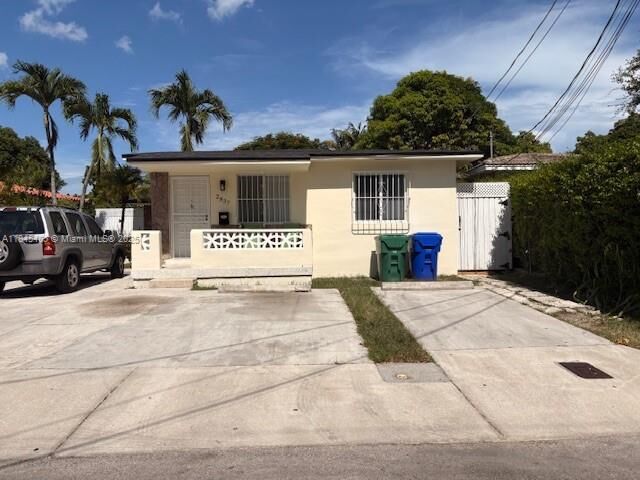 Property Photo:  2837 SW 33rd Ave 2837  FL 33133 
