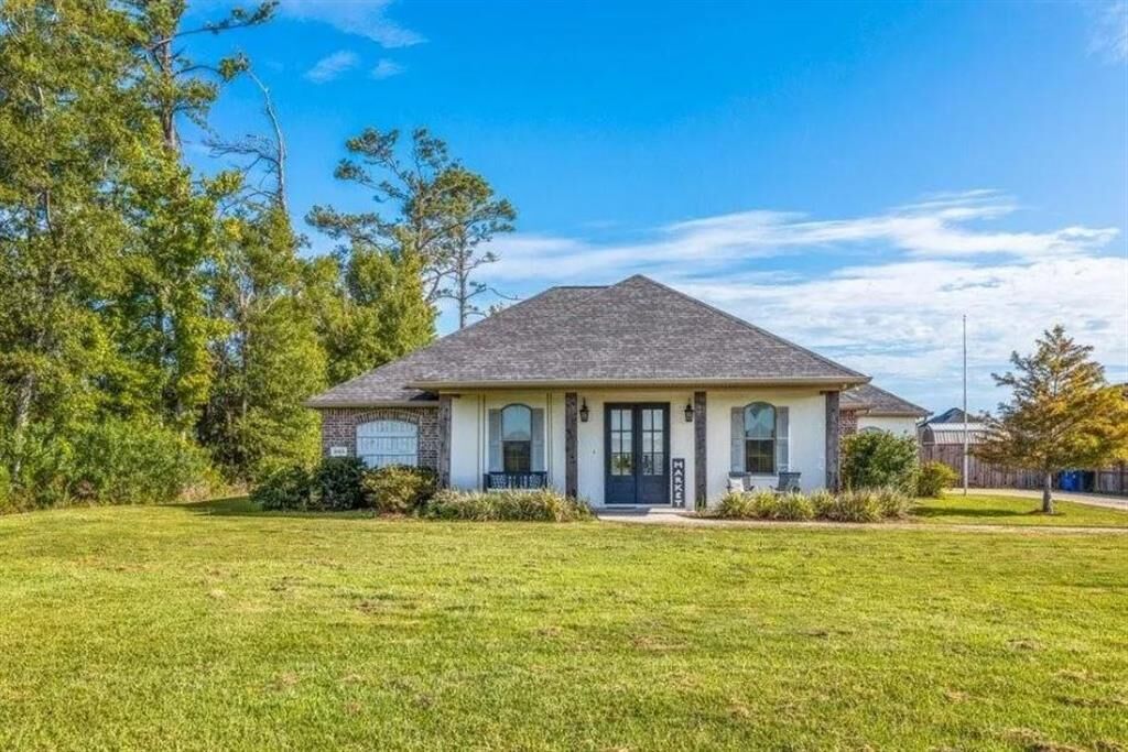 Property Photo:  245 Magnolia Church  LA 70657 