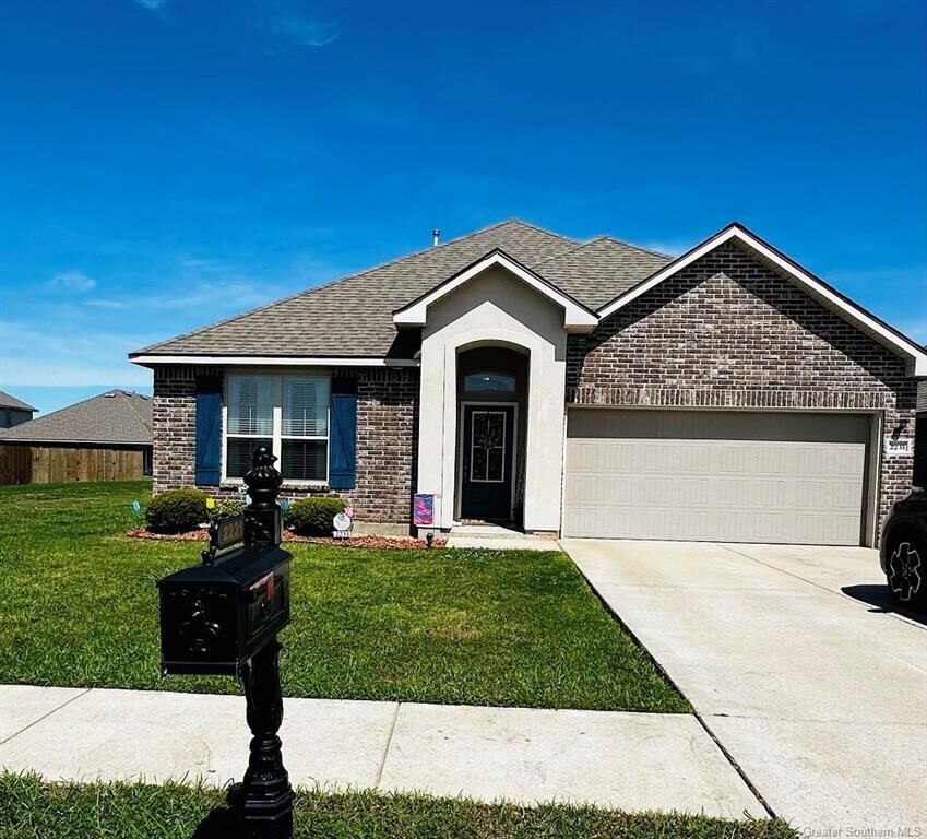 Property Photo:  2231 S Lake Michele Circle S  LA 70607 