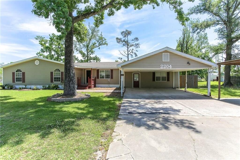 Property Photo: 2204 Myrtle Springs Road LA 70669