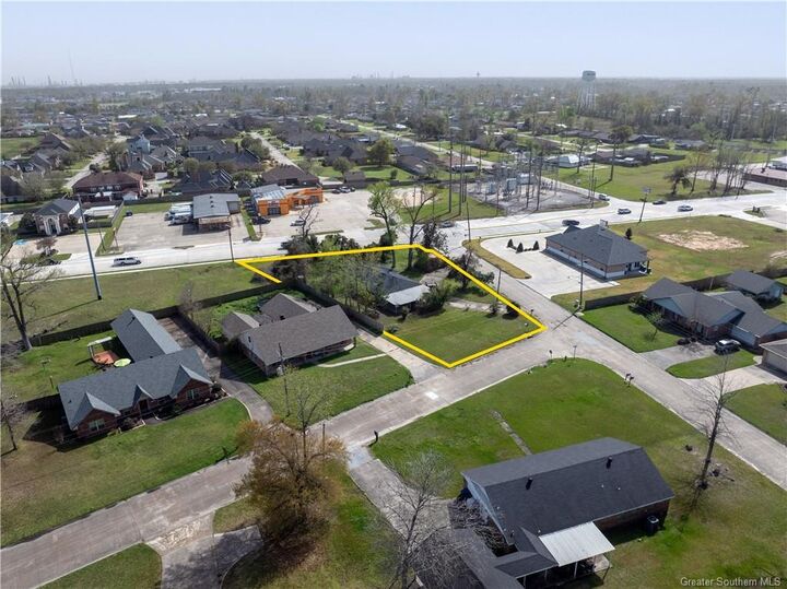 Property Photo: 1401 Forest Lane LA 70663