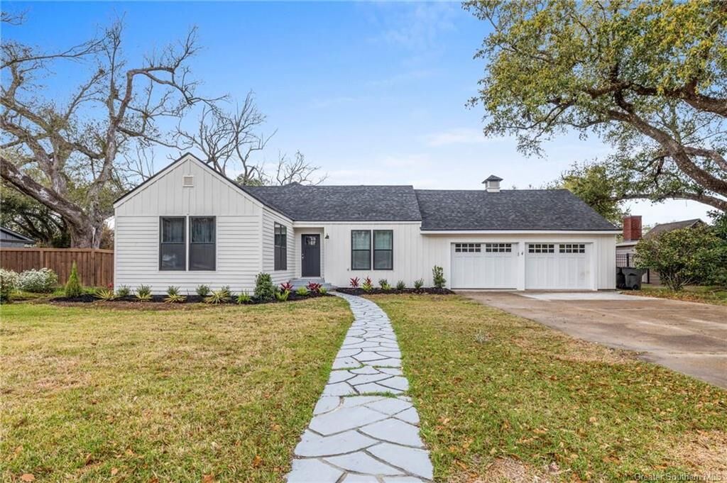 Property Photo: 1102 9th Street LA 70601