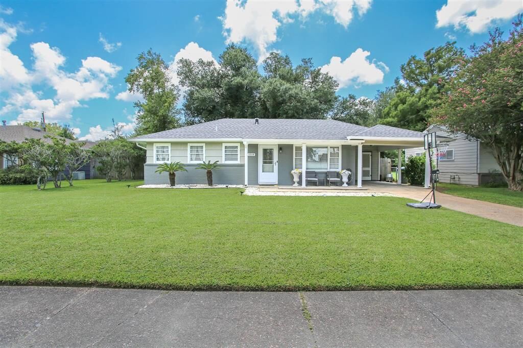Property Photo:  1518 21st Street  LA 70601 