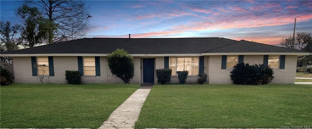 Property Photo: 513 Glover Street LA 70605