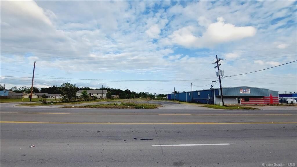 Property Photo: Beglis Parkway LA 70663