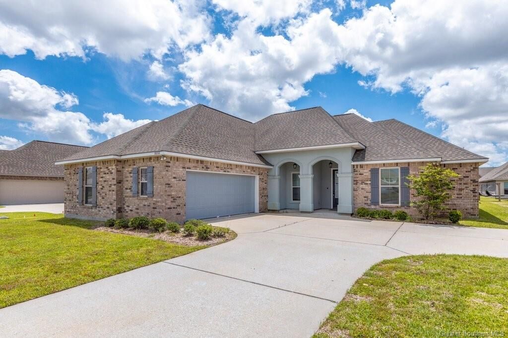 Property Photo:  3232 Flatwood Drive  LA 70607 