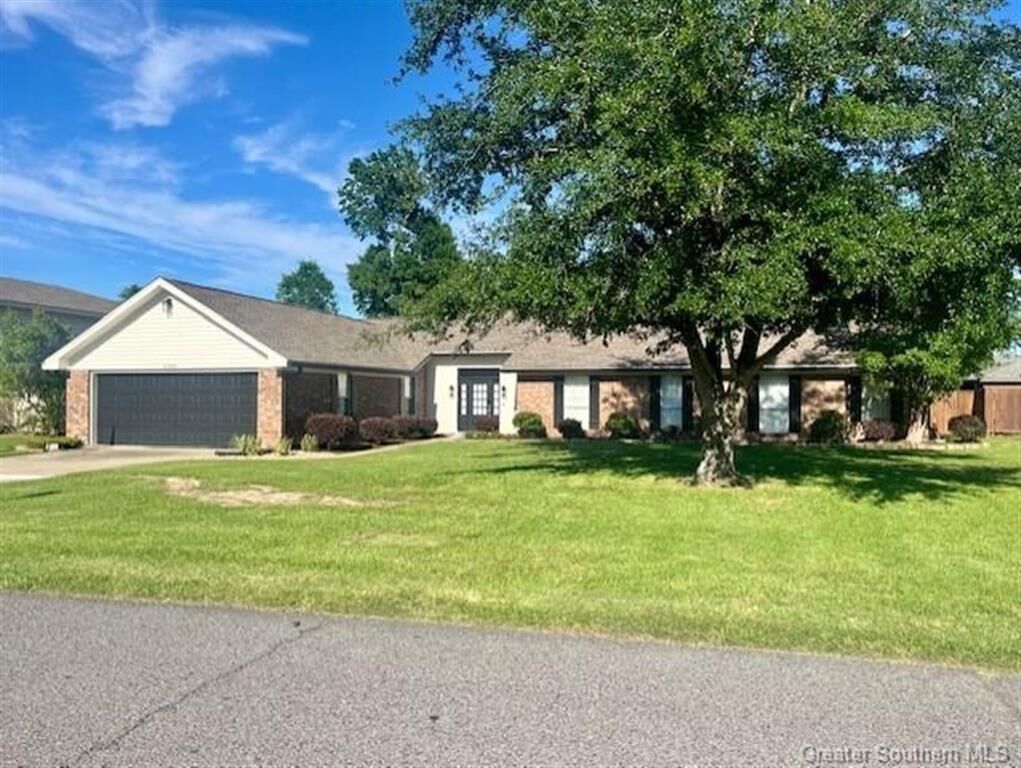 Property Photo:  4709 W Quail Hollow Drive W  LA 70605 