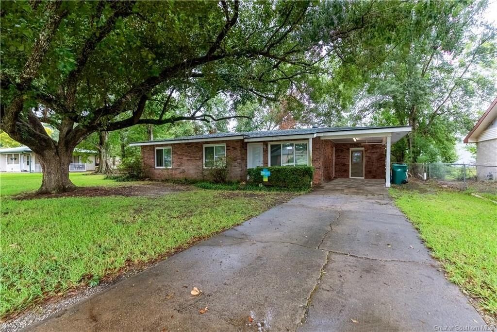 Property Photo: 1404 Shaw Drive LA 70668