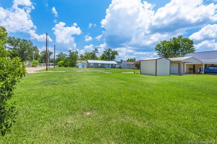 Property Photo:  215 E Lyons Street E  LA 70663 