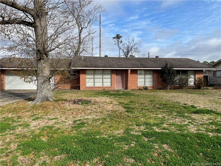 Property Photo:  311 W Lee Street W  LA 70663 