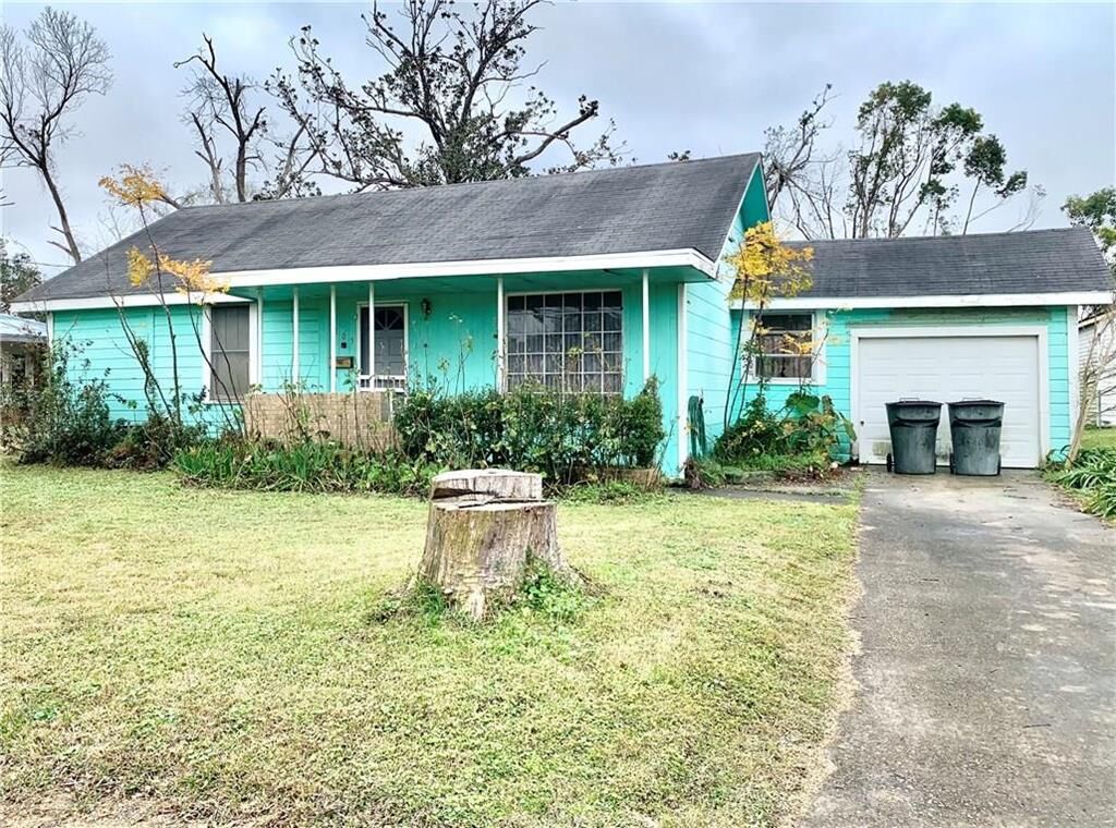 Property Photo:  205 W Hale Street W  LA 70601 