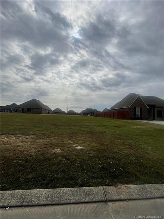 Property Photo:  2513 S Crest Drive S  LA 70605 