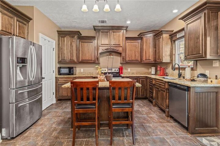 Property Photo: 1019 Magdalena Street LA 70663