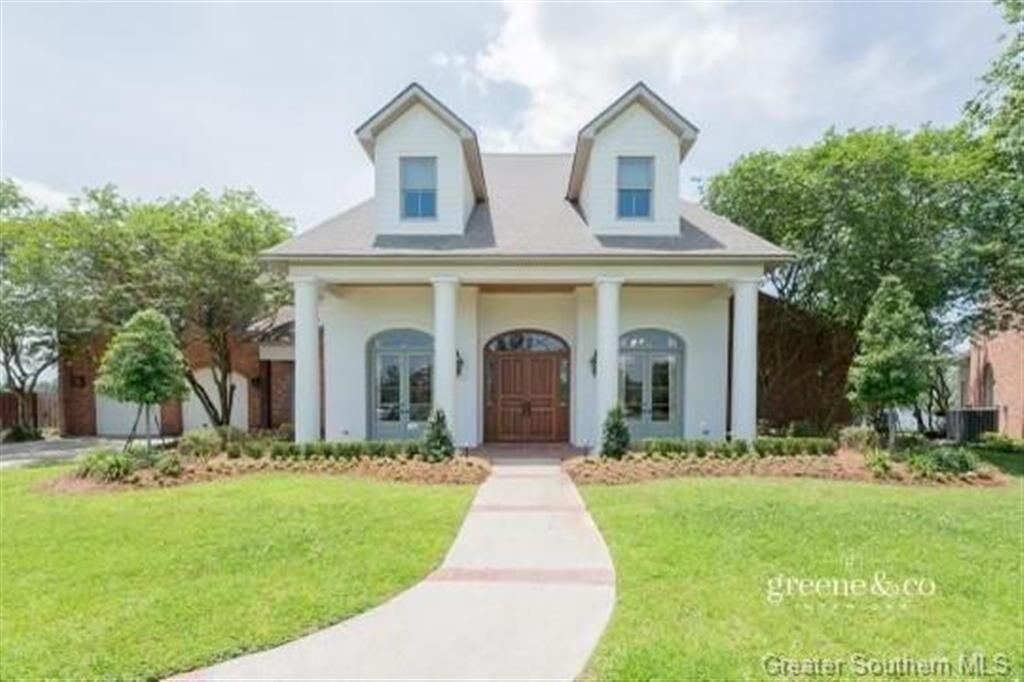 Property Photo: 4944 Bayview Lane LA 70605